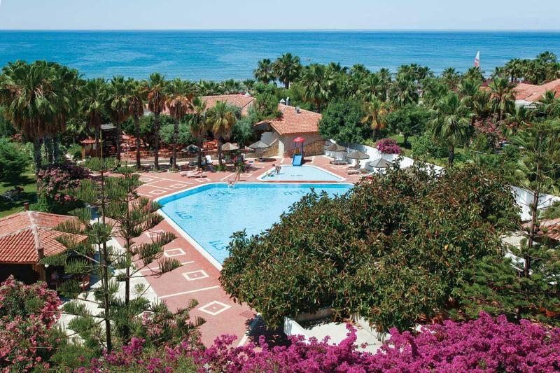 Defne Ana Hotel Side Exterior photo